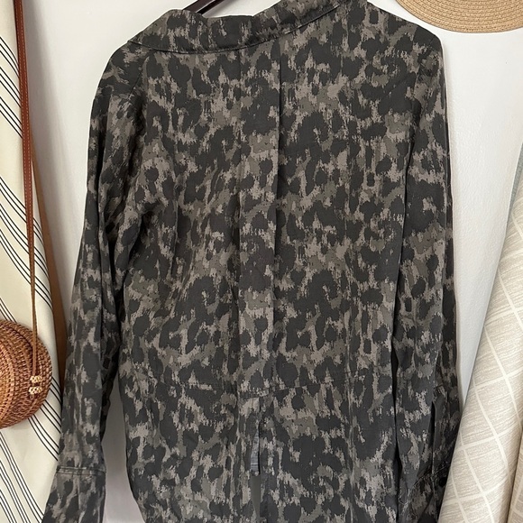 Anthropologie Cloth & Stone Neutral Animal Print Blouse - Picture 3 of 4
